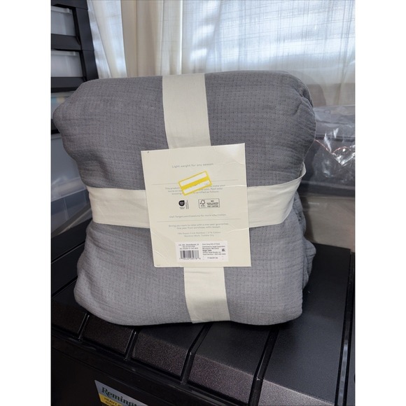 Casaluna King Size Rayon from Bamboo Matelasse Blanket Dark Gray NWT- MSRP $80 - Picture 5 of 7